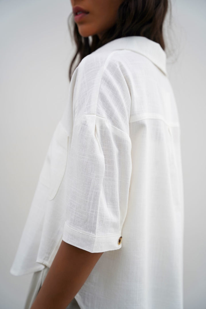 WHITE CROPPED BUTTON DOWN