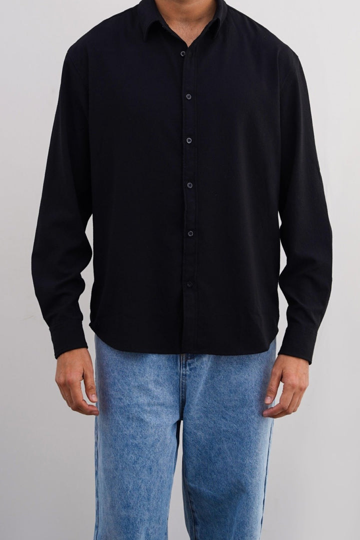 BLACK SEERSUCKER BUTTON DOWN SHIRT