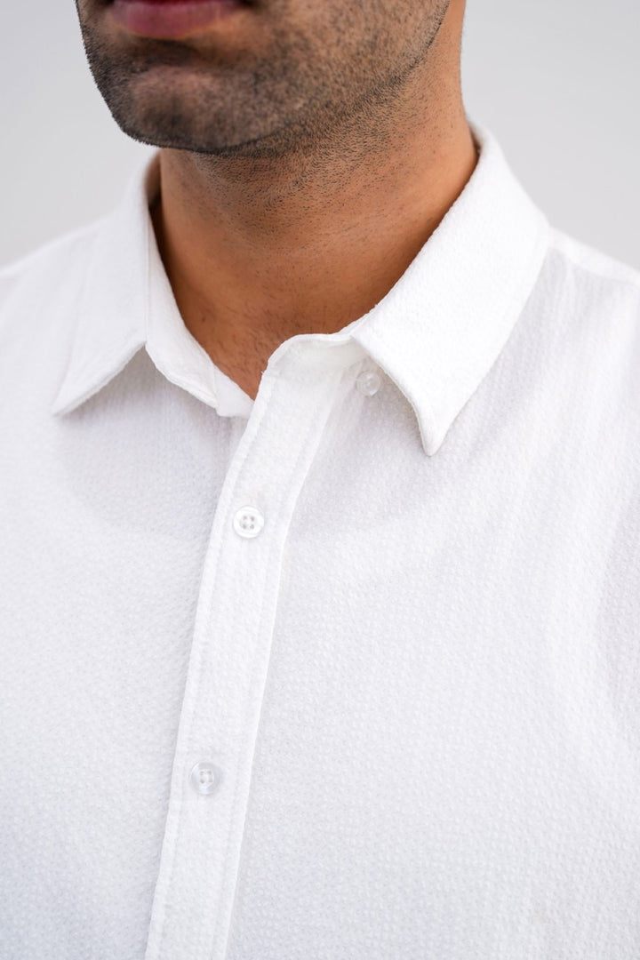 WHITE SEERSUCKER BUTTON DOWN SHIRT