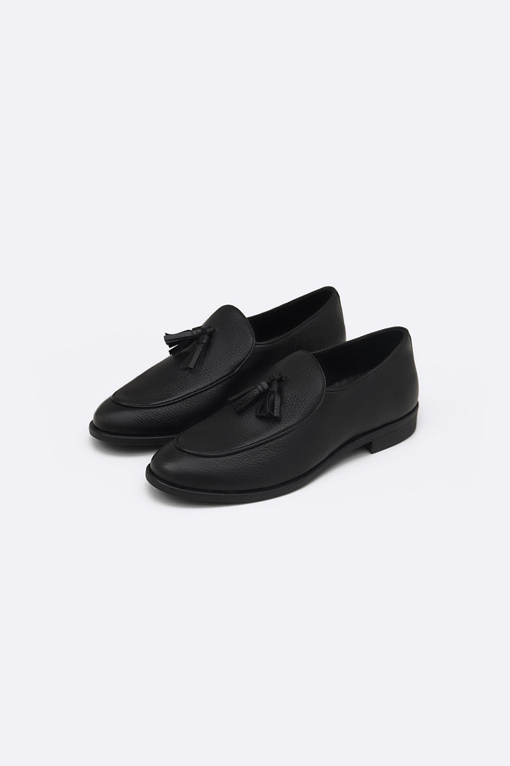 BLACK GRAINED LEATHER TASSEL LOAFERS