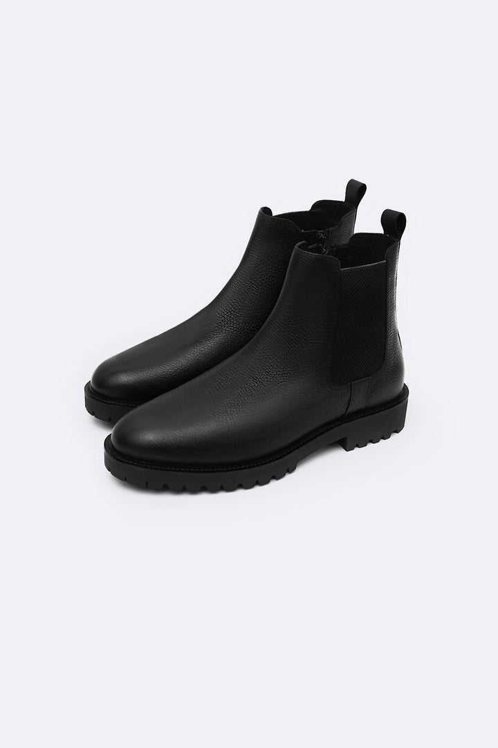 BLACK TEXTURED LEATHER CHELSEAS