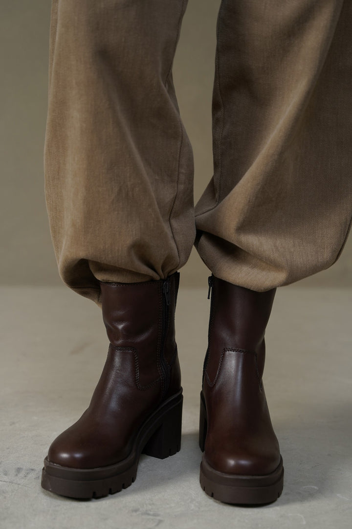 DARK BROWN LEATHER PLATFORM BOOTS