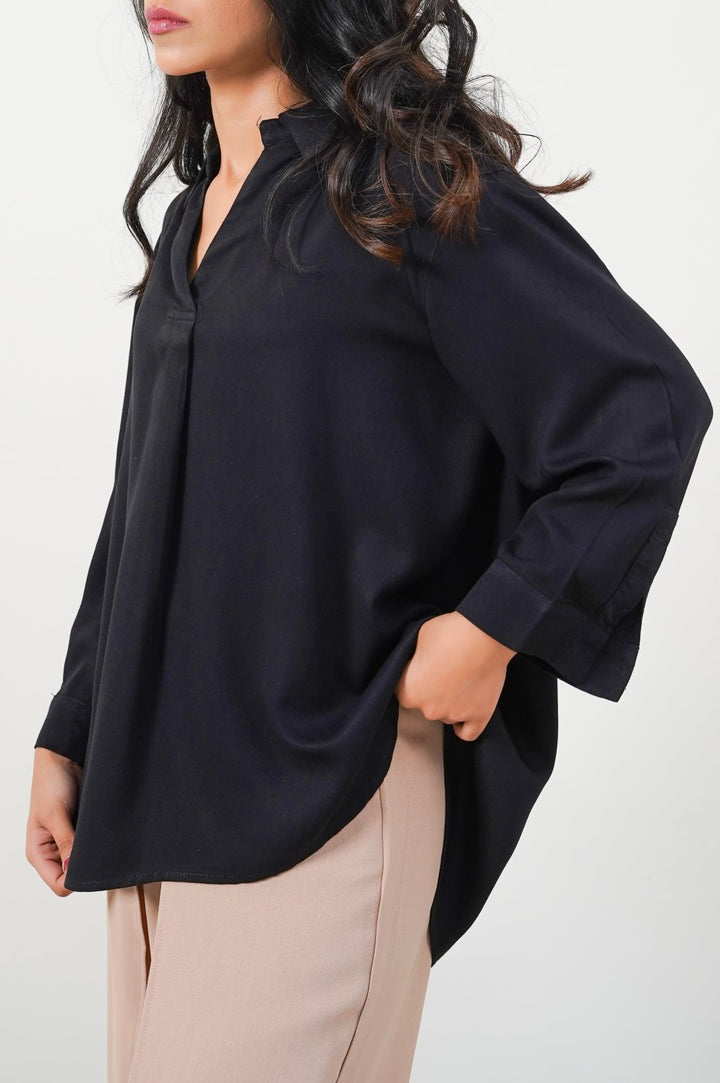 BLACK EVERYDAY PLEATED BLOUSE