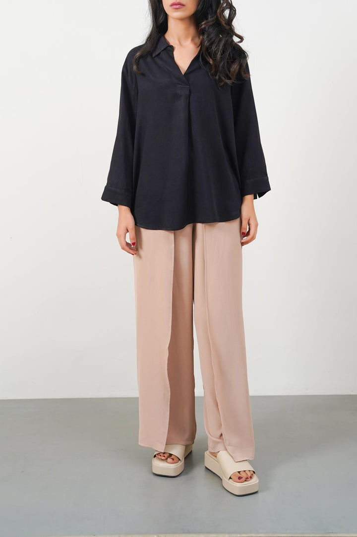 BLACK EVERYDAY PLEATED BLOUSE