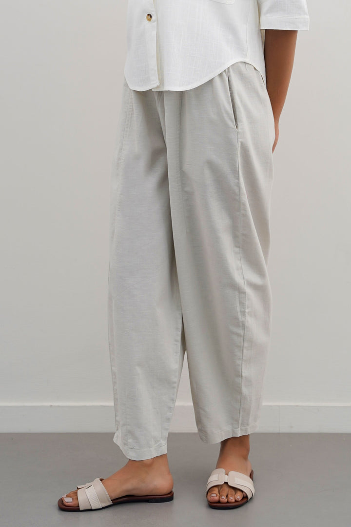 BEIGE EASY BARREL PANTS