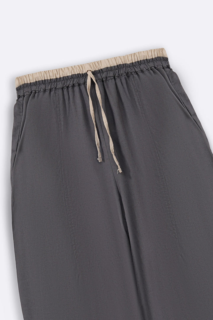 GREY EASY BARREL PANTS