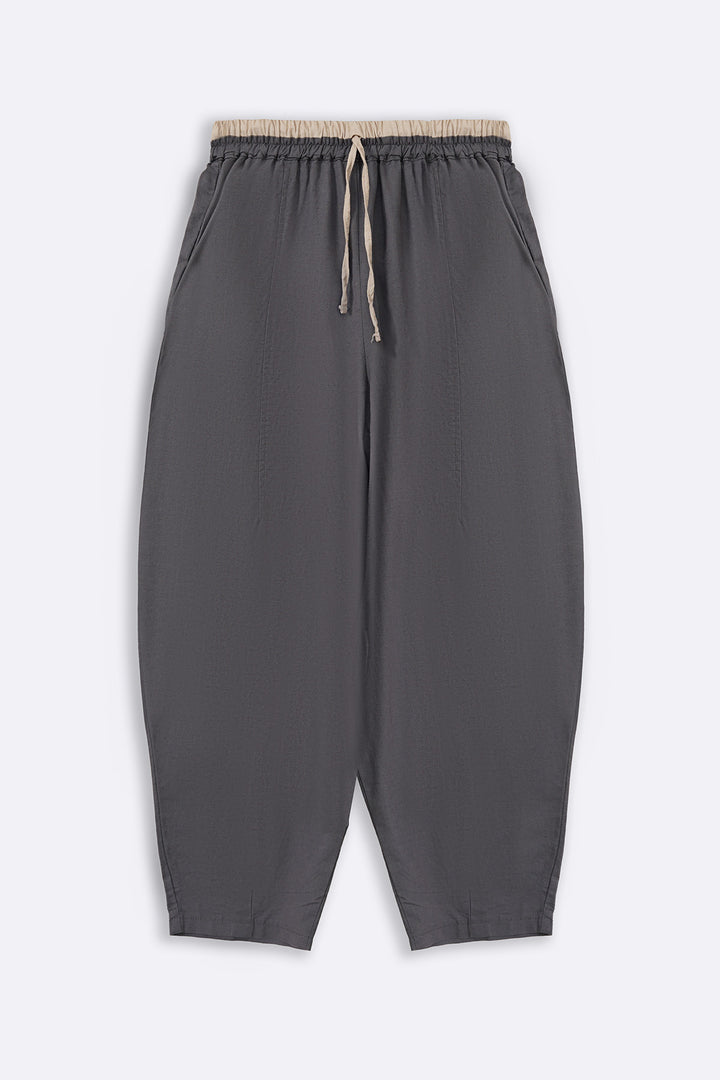 GREY EASY BARREL PANTS