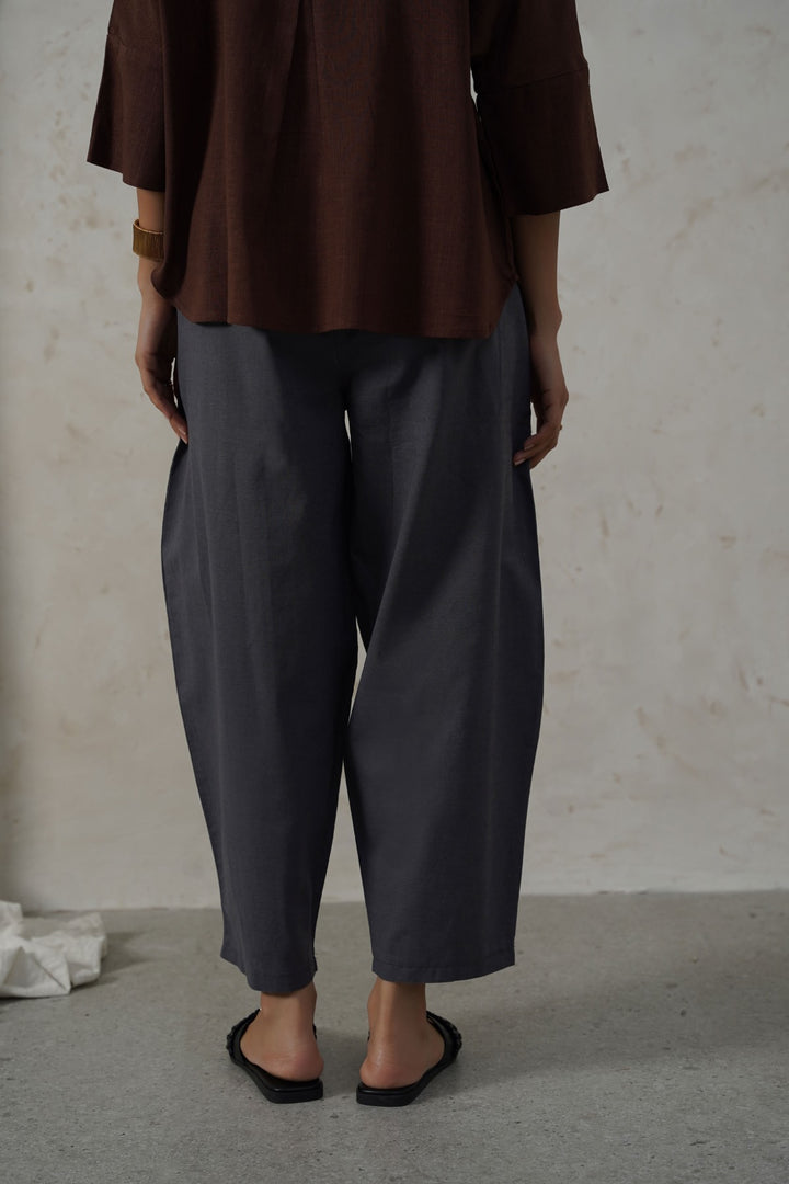 GREY EASY BARREL PANTS