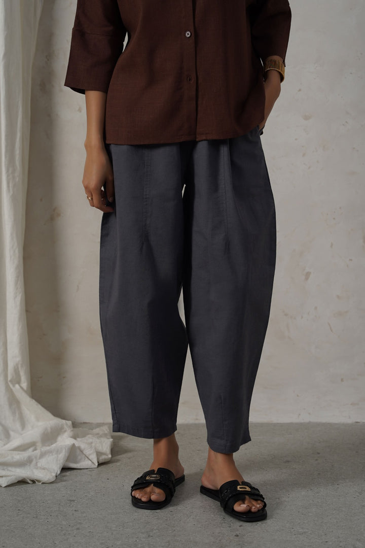 GREY EASY BARREL PANTS