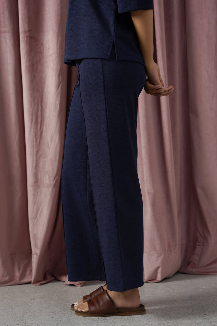 NAVY STRETCHY PANTS WITH PLEAT