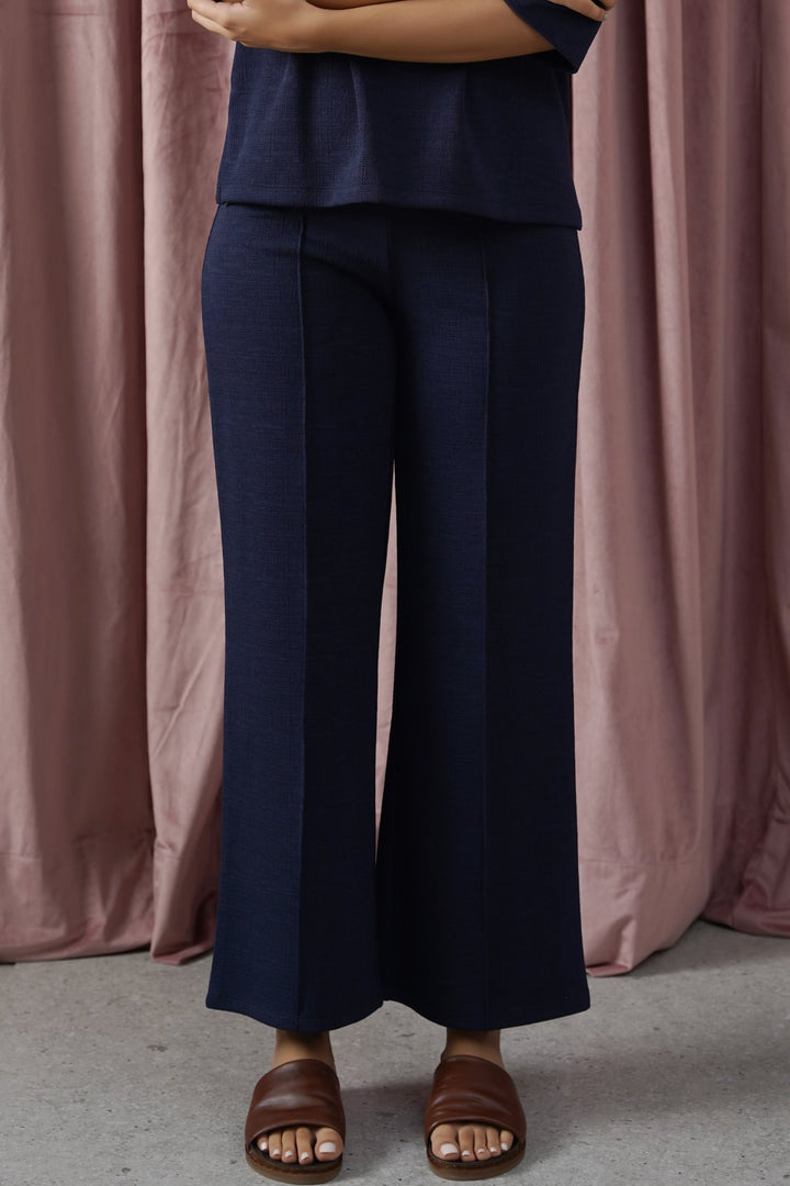 NAVY STRETCHY PANTS WITH PLEAT