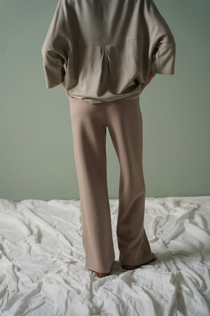 KHAKI STRAIGHT LOOSE TROUSERS