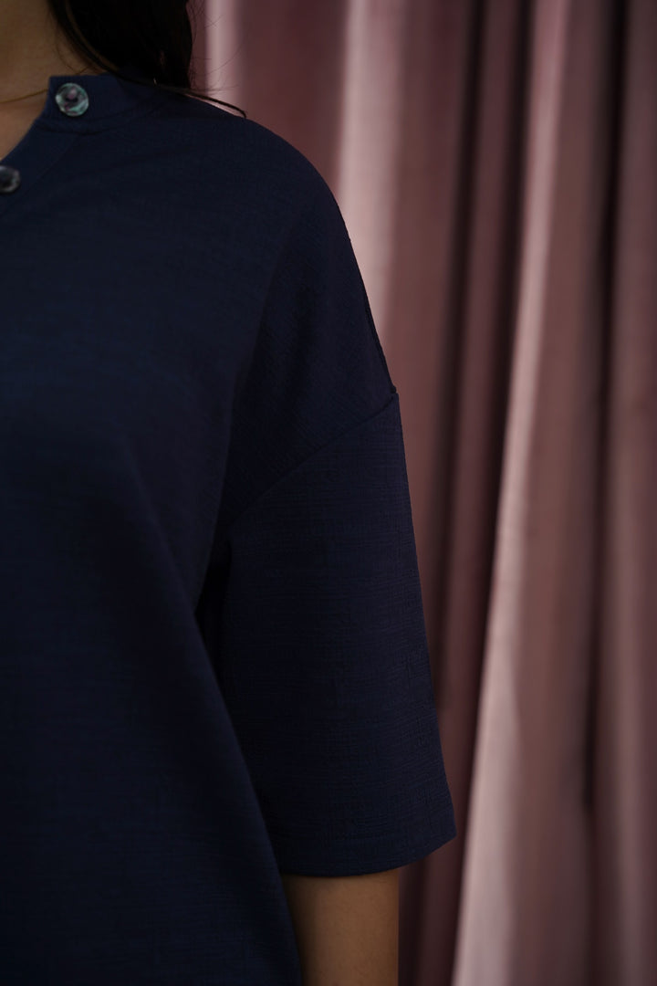 NAVY STRETCHY HENLEY TOP