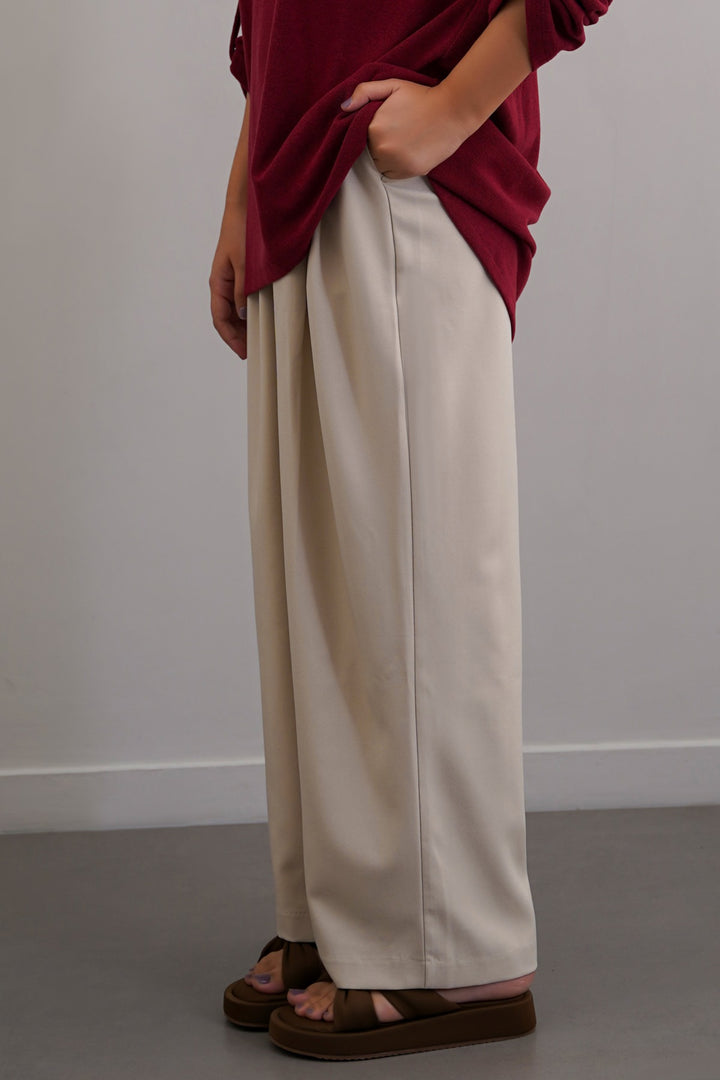 OFF WHITE WORKDAY PLEATED PANTS