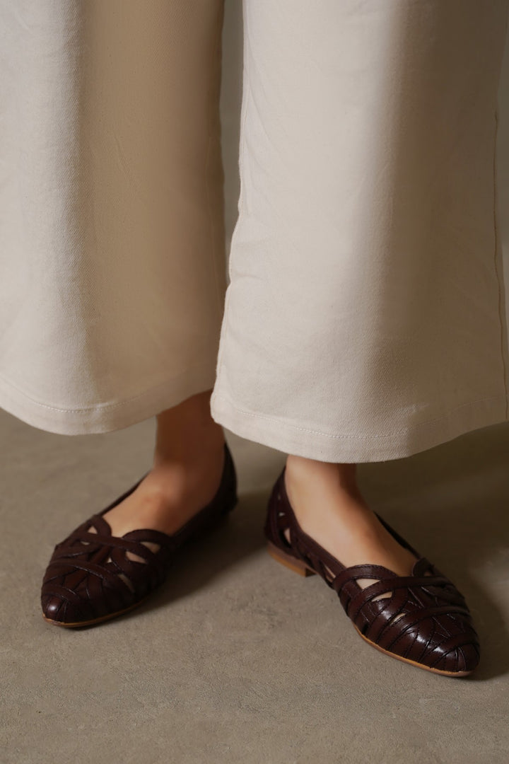 MAROON-LEATHER WOVEN PUMPS