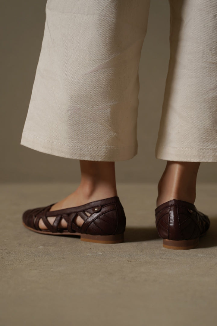 MAROON-LEATHER WOVEN PUMPS