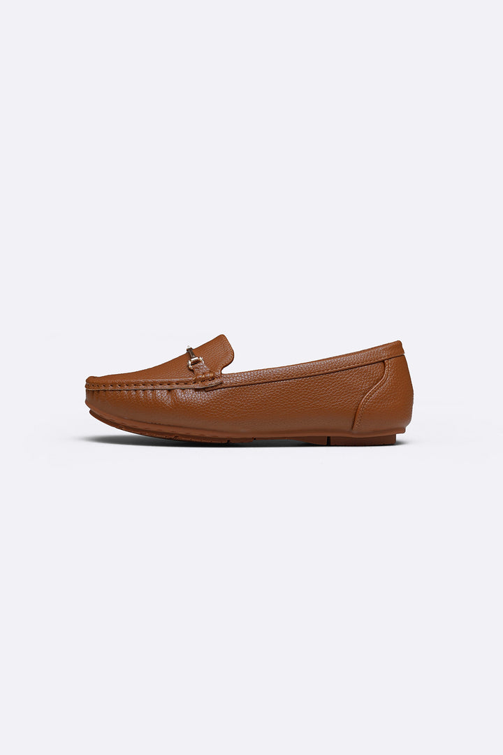 CAMEL-BUCKLE MAMA MOCCASINS