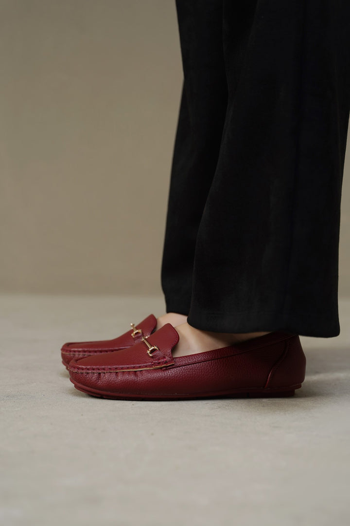 RED-BUCKLE MAMA MOCCASINS