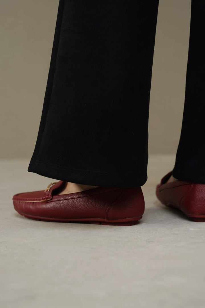 RED-BUCKLE MAMA MOCCASINS