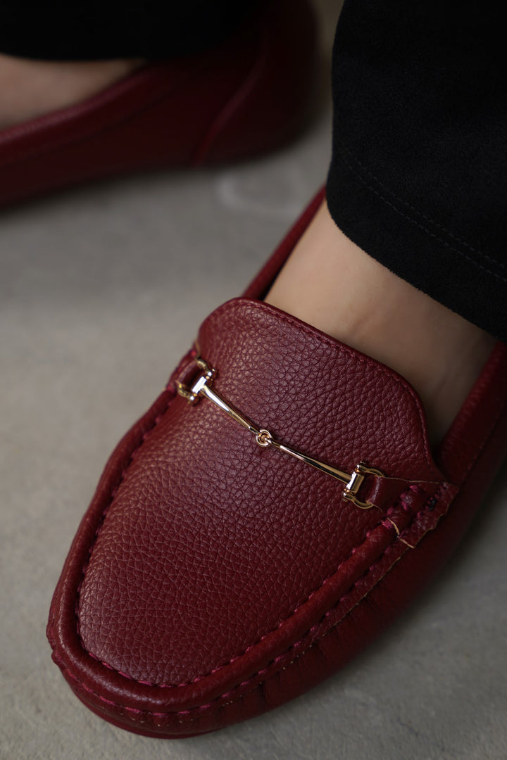RED-BUCKLE MAMA MOCCASINS