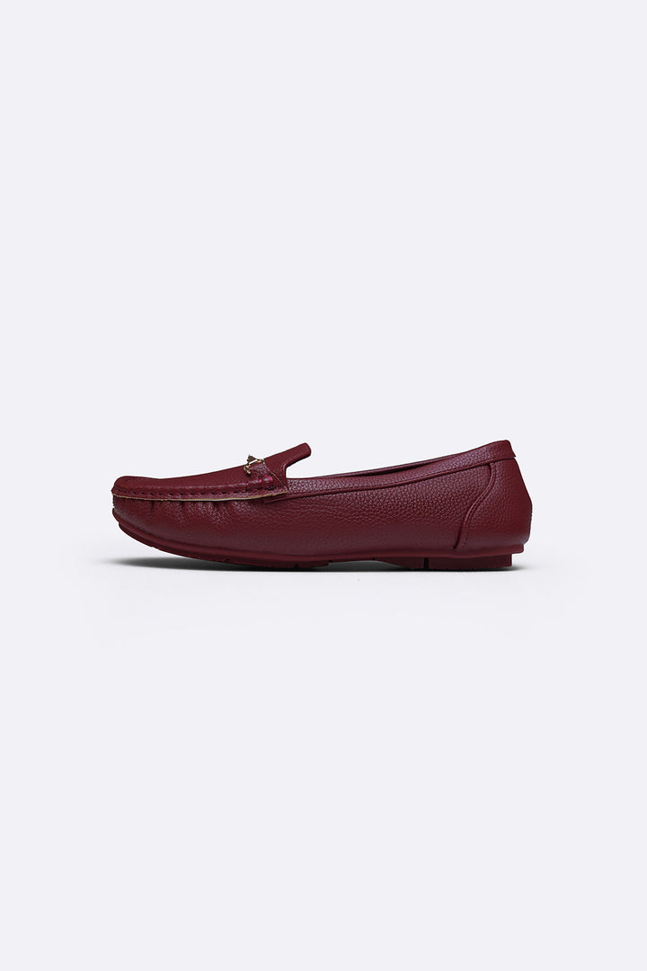 RED-BUCKLE MAMA MOCCASINS