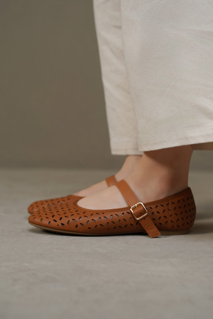 TAN-PRIMEROSE MARY-JANES