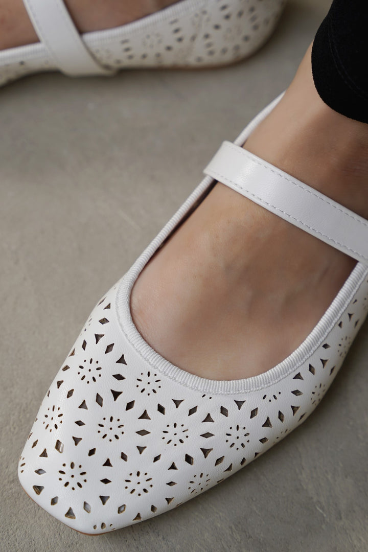 WHITE-CLOVER MARY-JANES