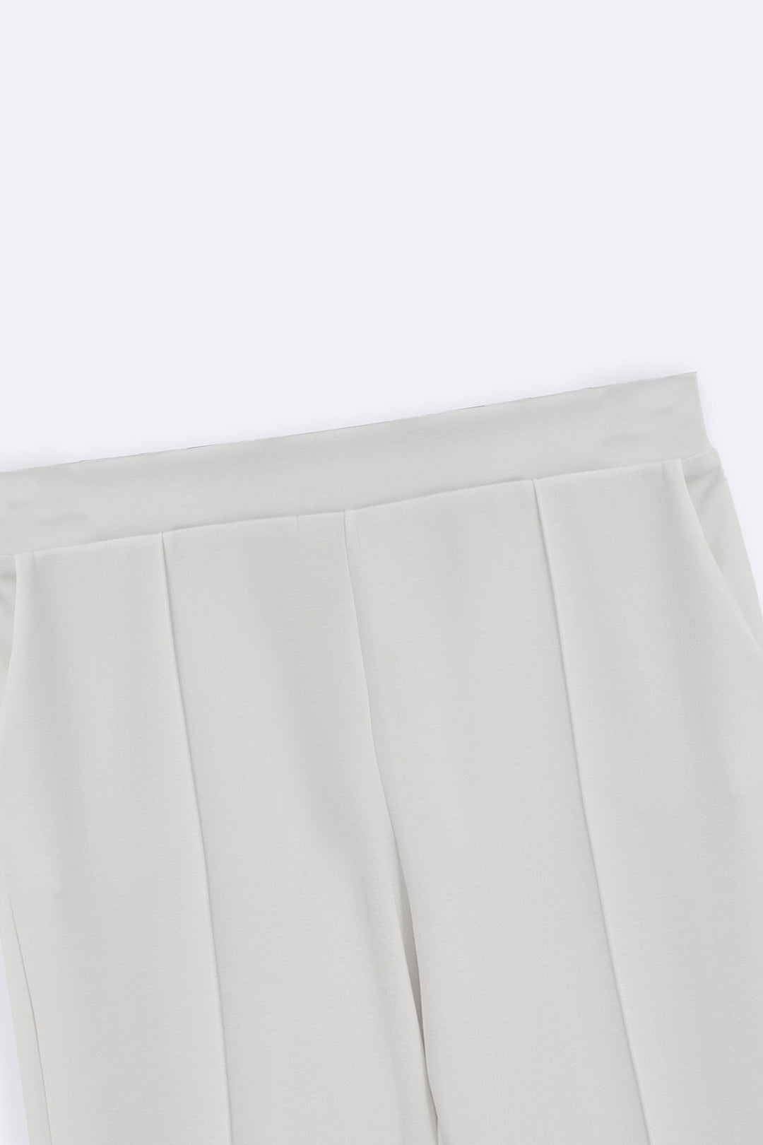 WHITE STRAIGHT EASY SLACKS
