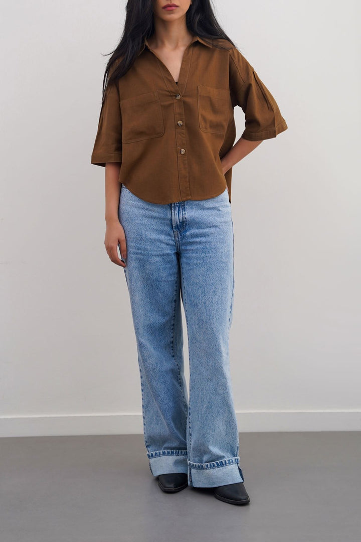 BROWN CROPPED BUTTON DOWN