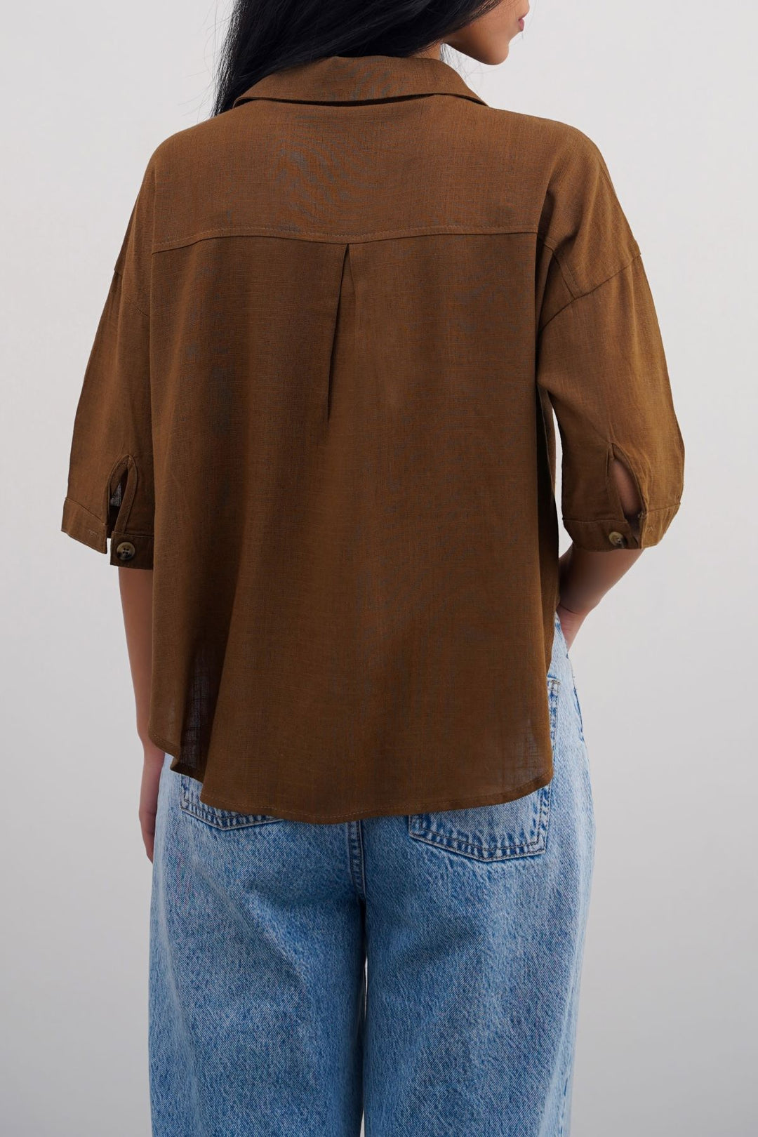 BROWN CROPPED BUTTON DOWN