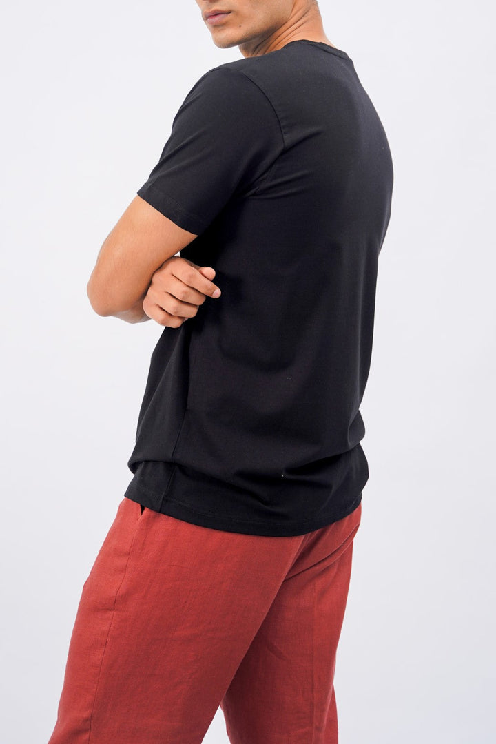 BLACK CREW-NECK TEE