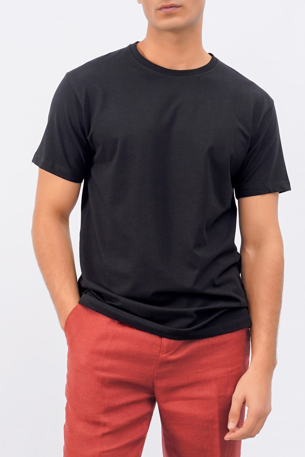 BLACK CREW-NECK TEE