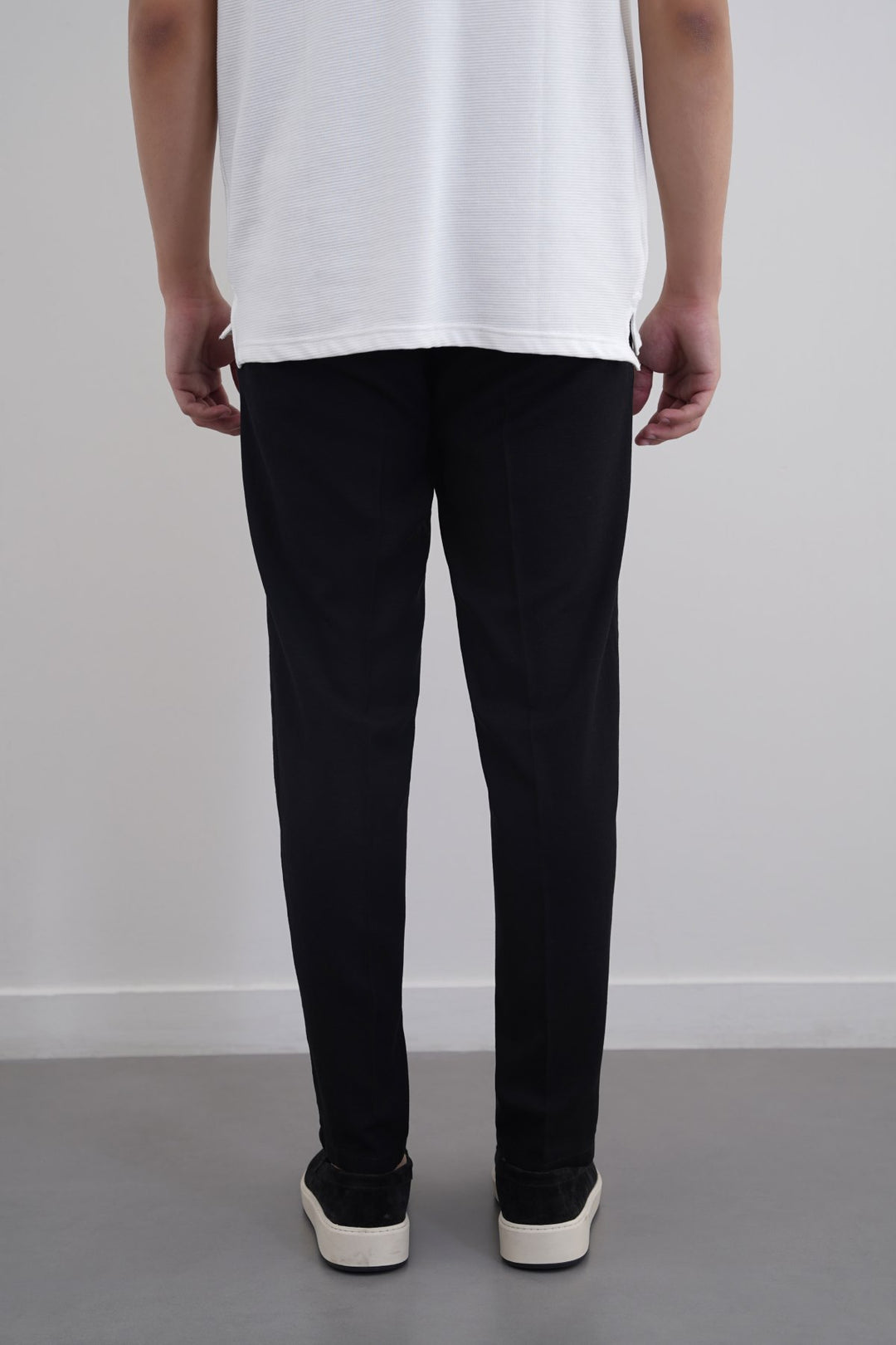 BLACK TAPERED PANTS