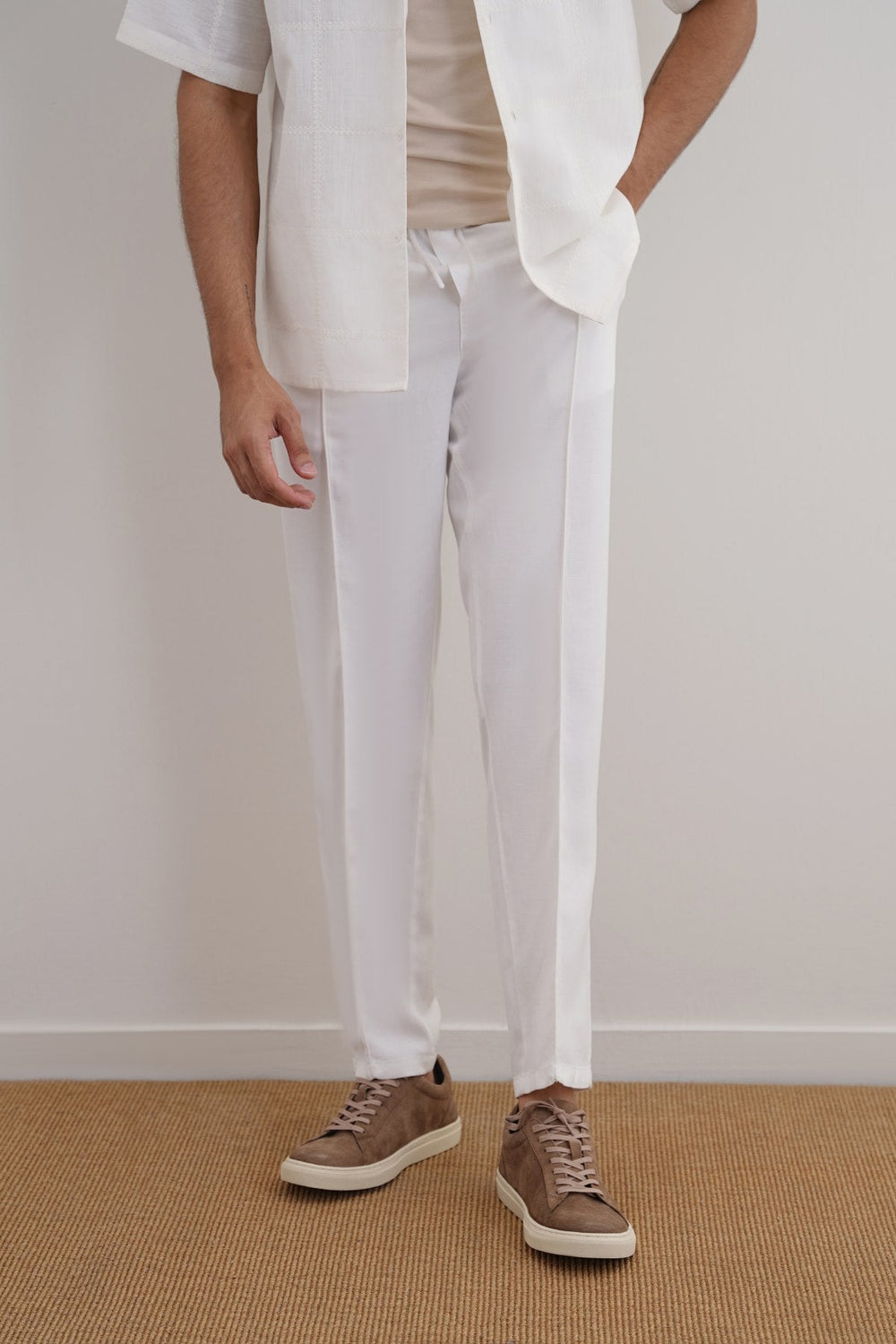 WHITE TAPERED PANTS