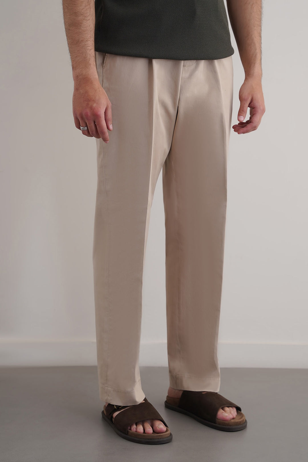 BEIGE PLEATED COTTON TROUSERS