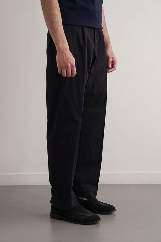 BLACK PLEATED COTTON TROUSERS