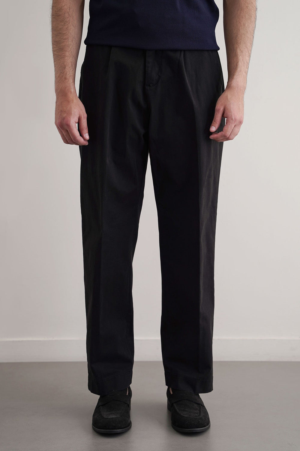 BLACK PLEATED COTTON TROUSERS