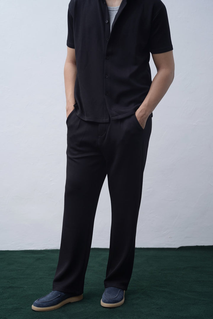 BLACK SCUBA PLEATED TROUSERS