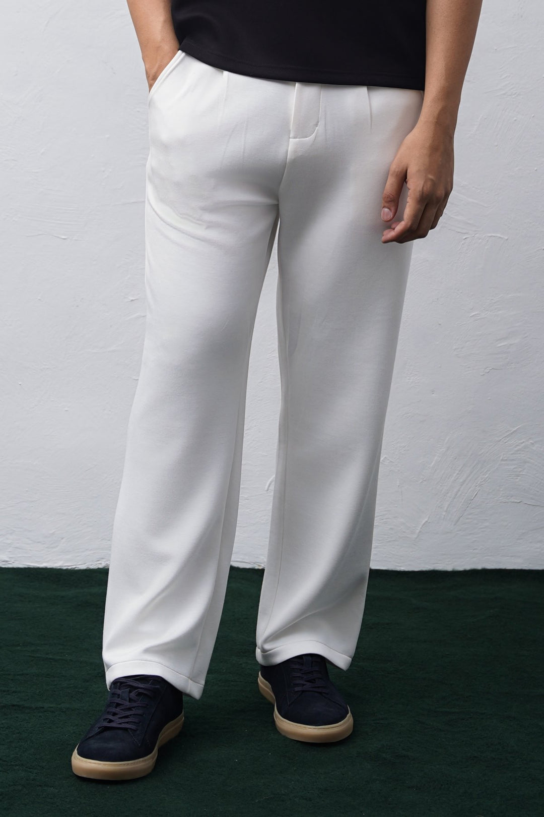 WHITE SCUBA PLEATED TROUSERS