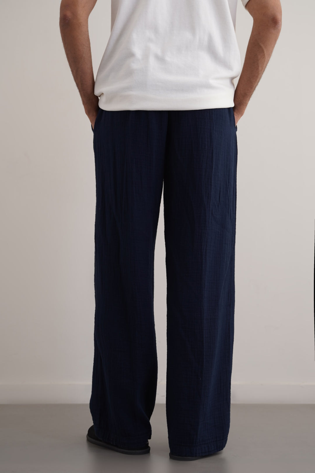 NAVY RELAXED MUSLIN TROUSERS