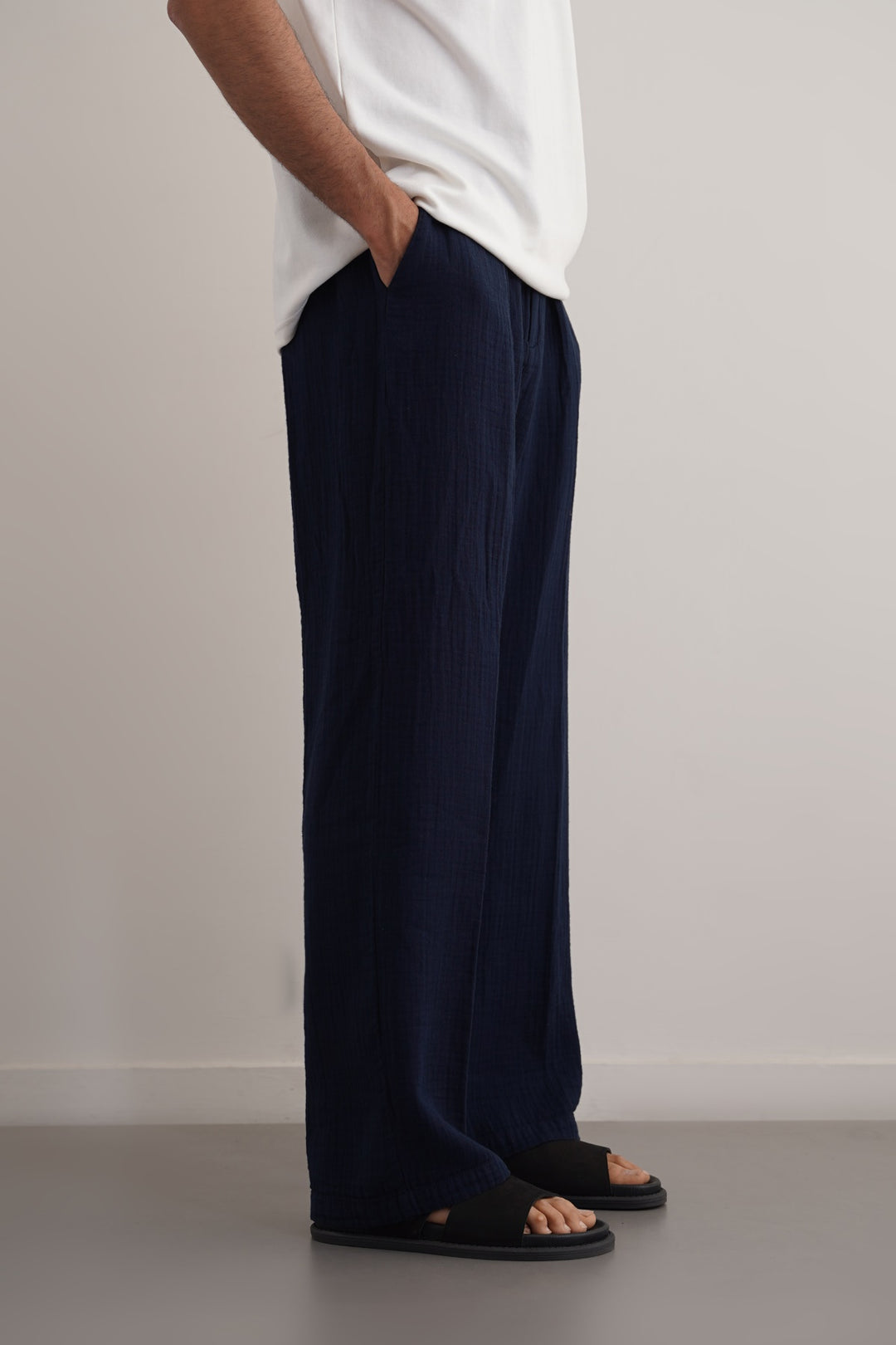 NAVY RELAXED MUSLIN TROUSERS