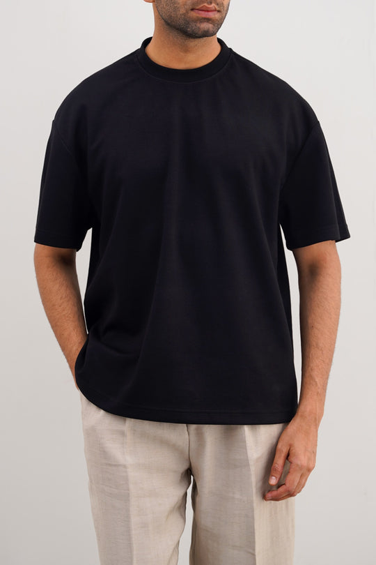 BLACK OVERSIZED TEE