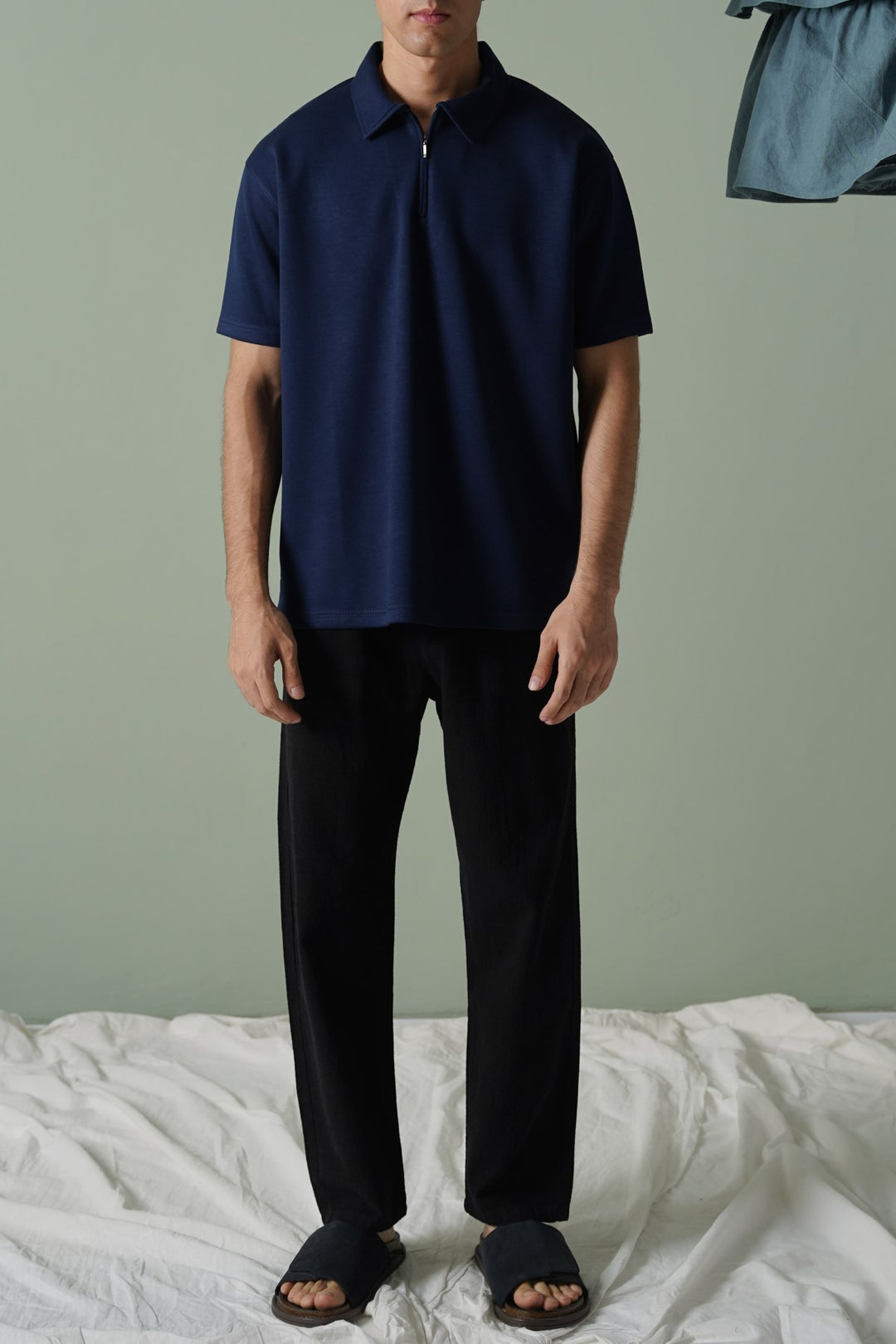 NAVY ZIPPER POLO