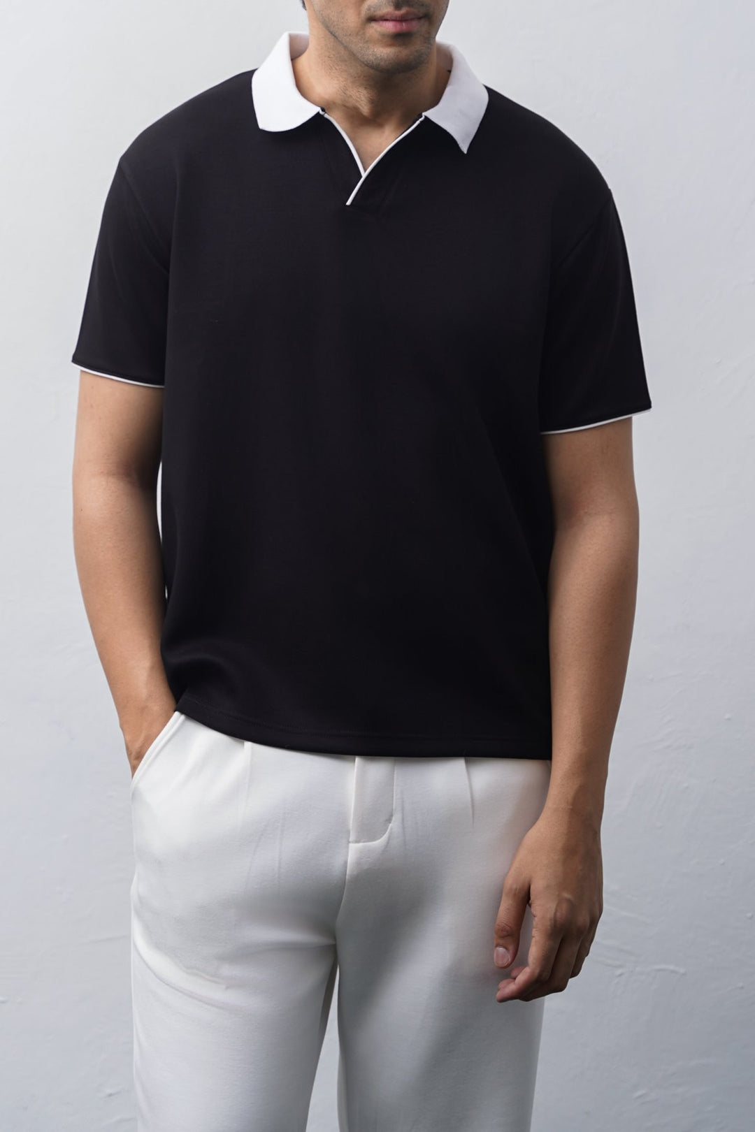 BLACK ACCENT COLLAR POLO