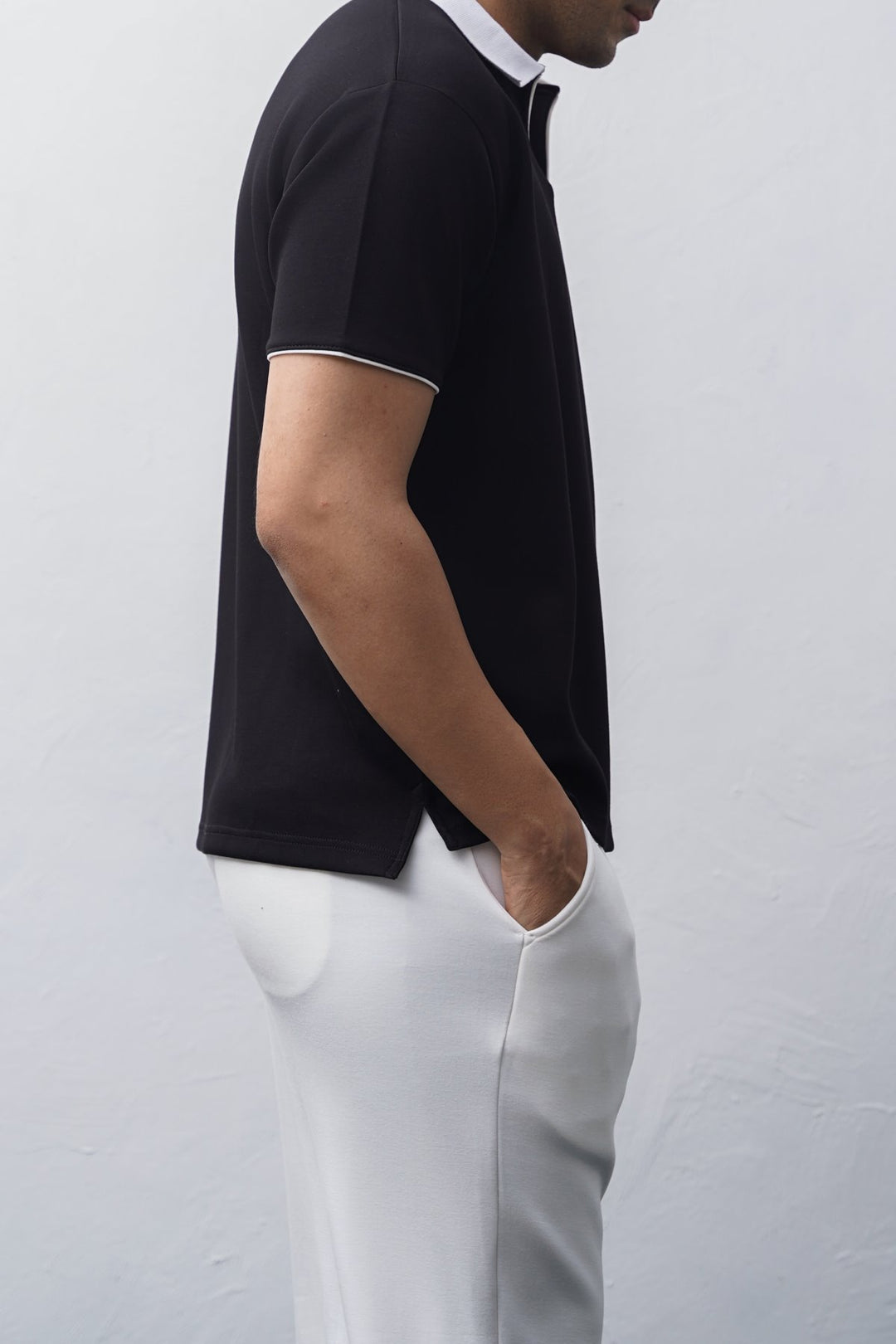 BLACK ACCENT COLLAR POLO