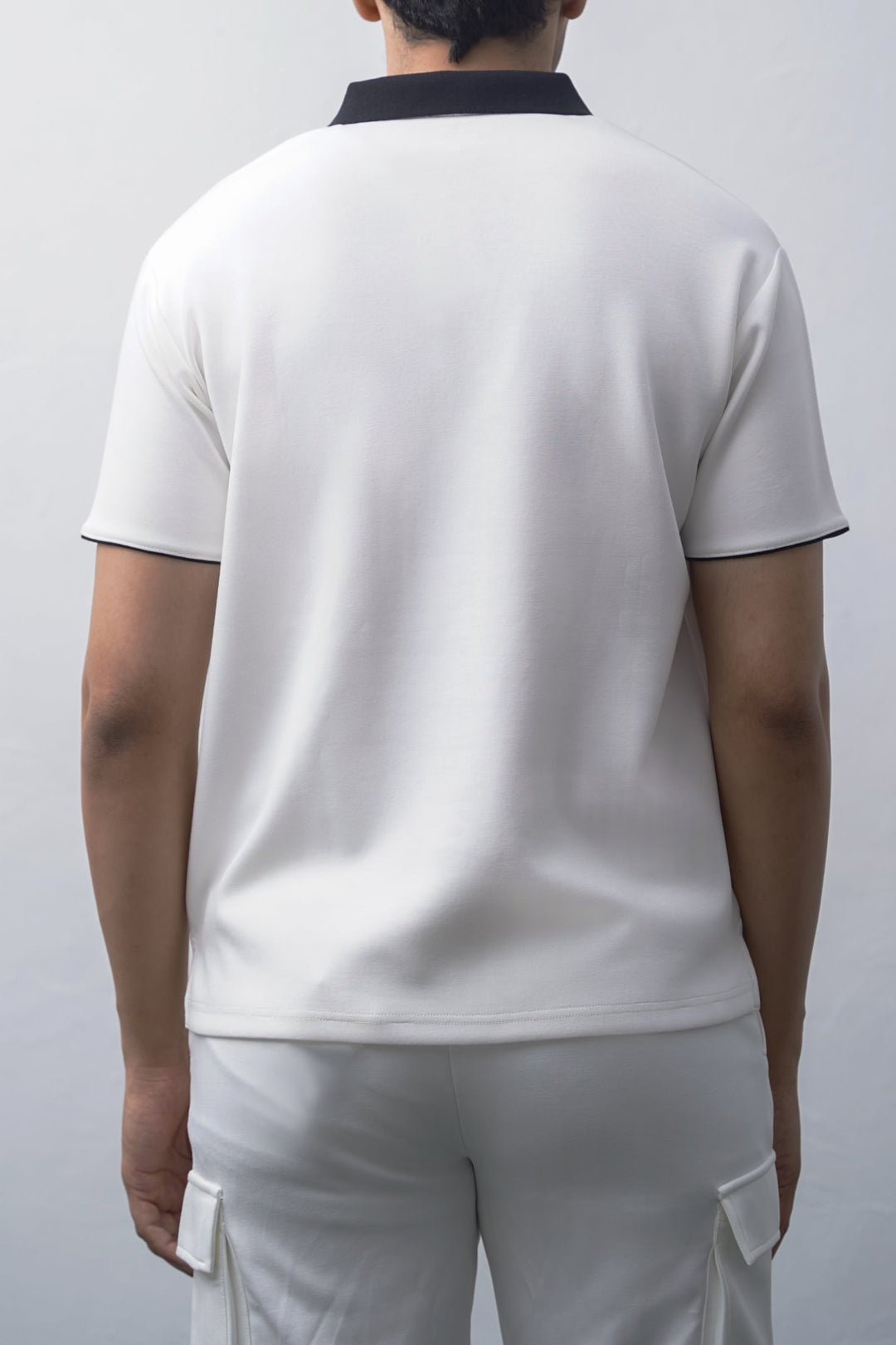 WHITE ACCENT COLLAR POLO