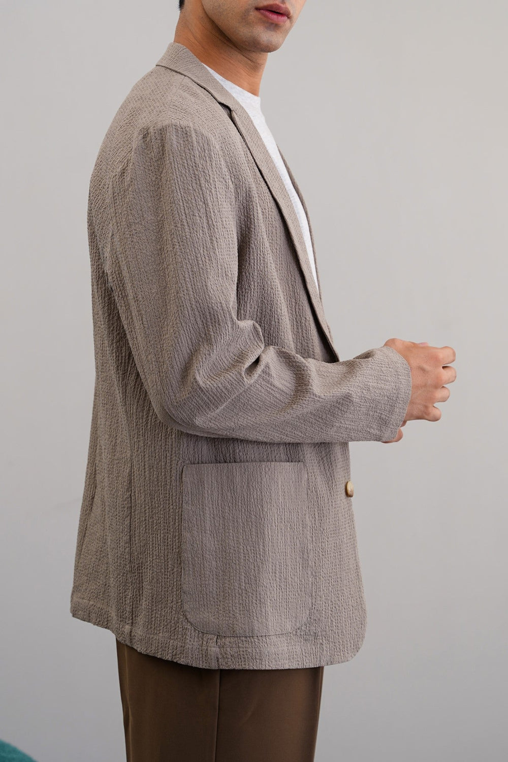 TAUPE SEERSUCKER BLAZER