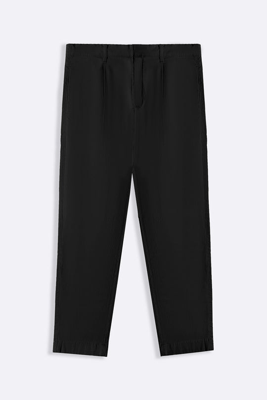 BLACK PLEATED CHINOS