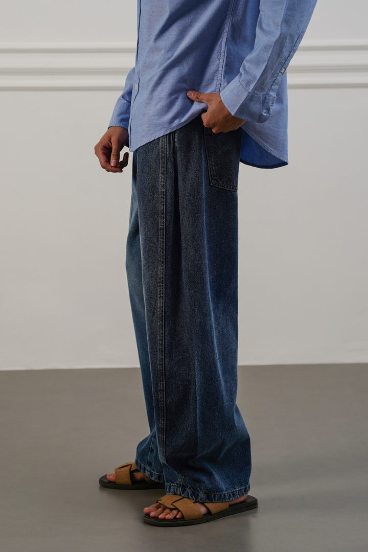 MID BLUE BARREL JEANS