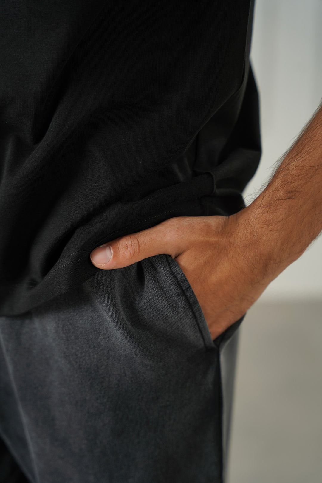 MINIMAL STRAIGHT-LEG PANTS